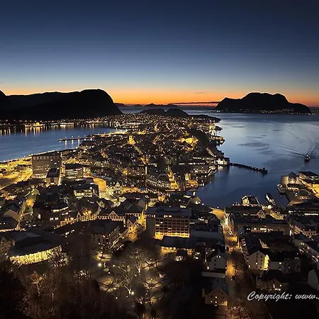 דירה Alnes Gard Ålesund