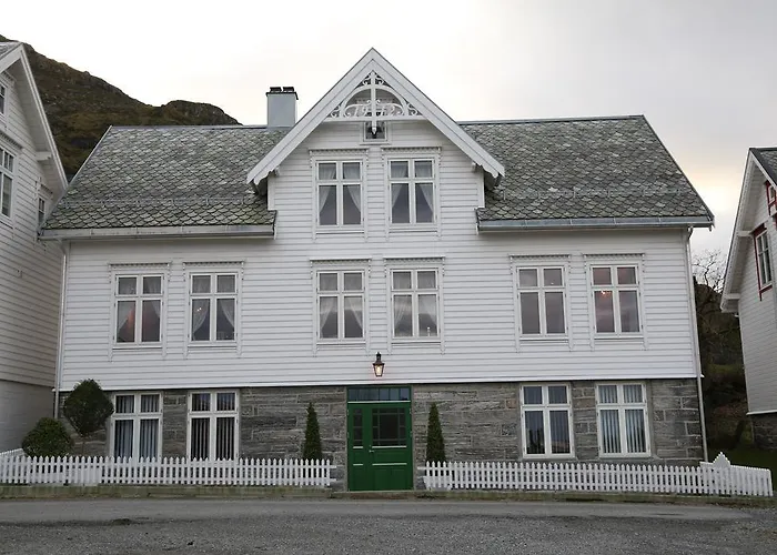 Alnes Gård