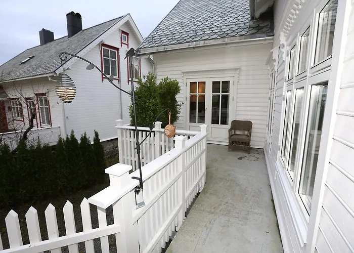 Alnes Gård